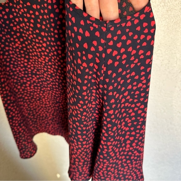 Jasmine & Juliana mock neck heart print tank top - Picture 4 of 7